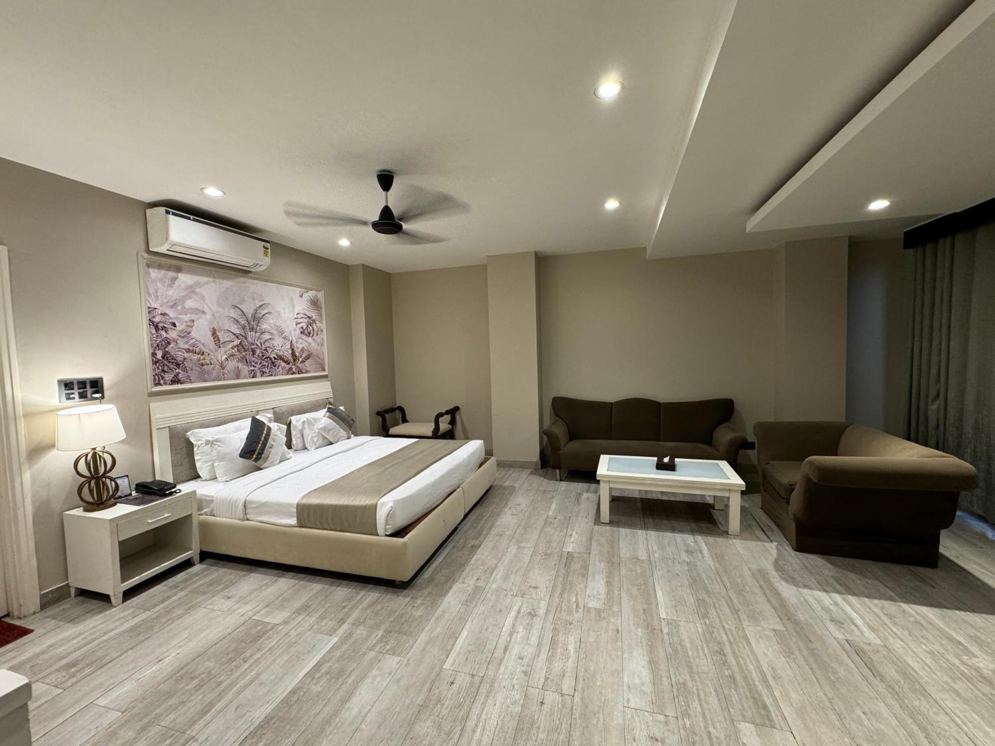 Skon Boutique By Orion Hotels 뉴델리 외부 사진