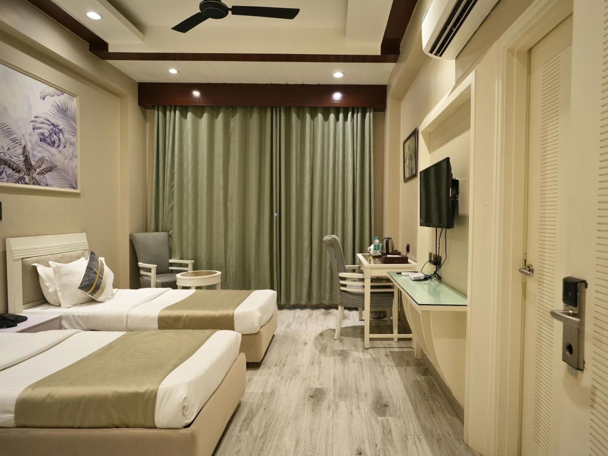 Skon Boutique By Orion Hotels 뉴델리 외부 사진