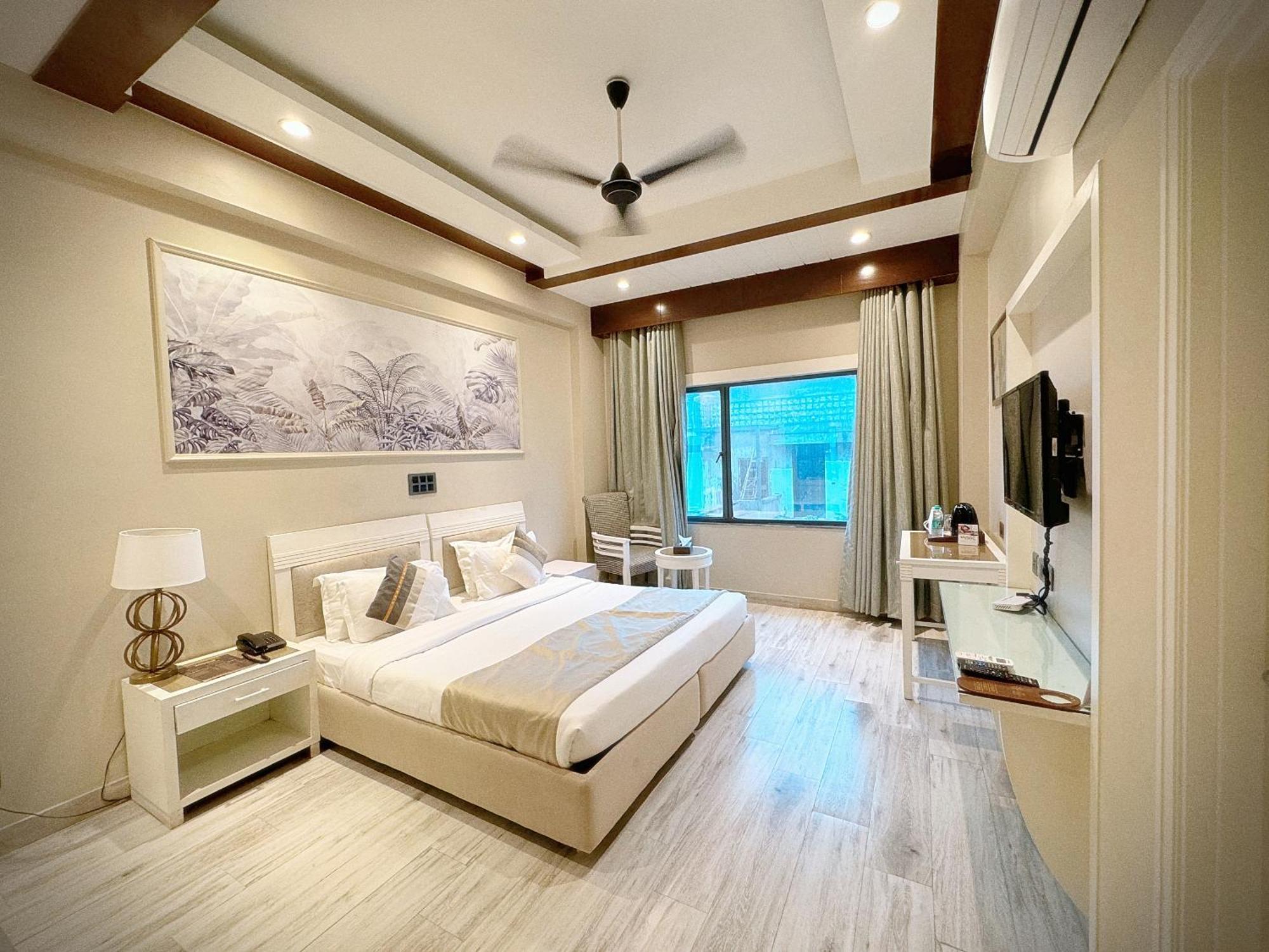 Skon Boutique By Orion Hotels 뉴델리 외부 사진