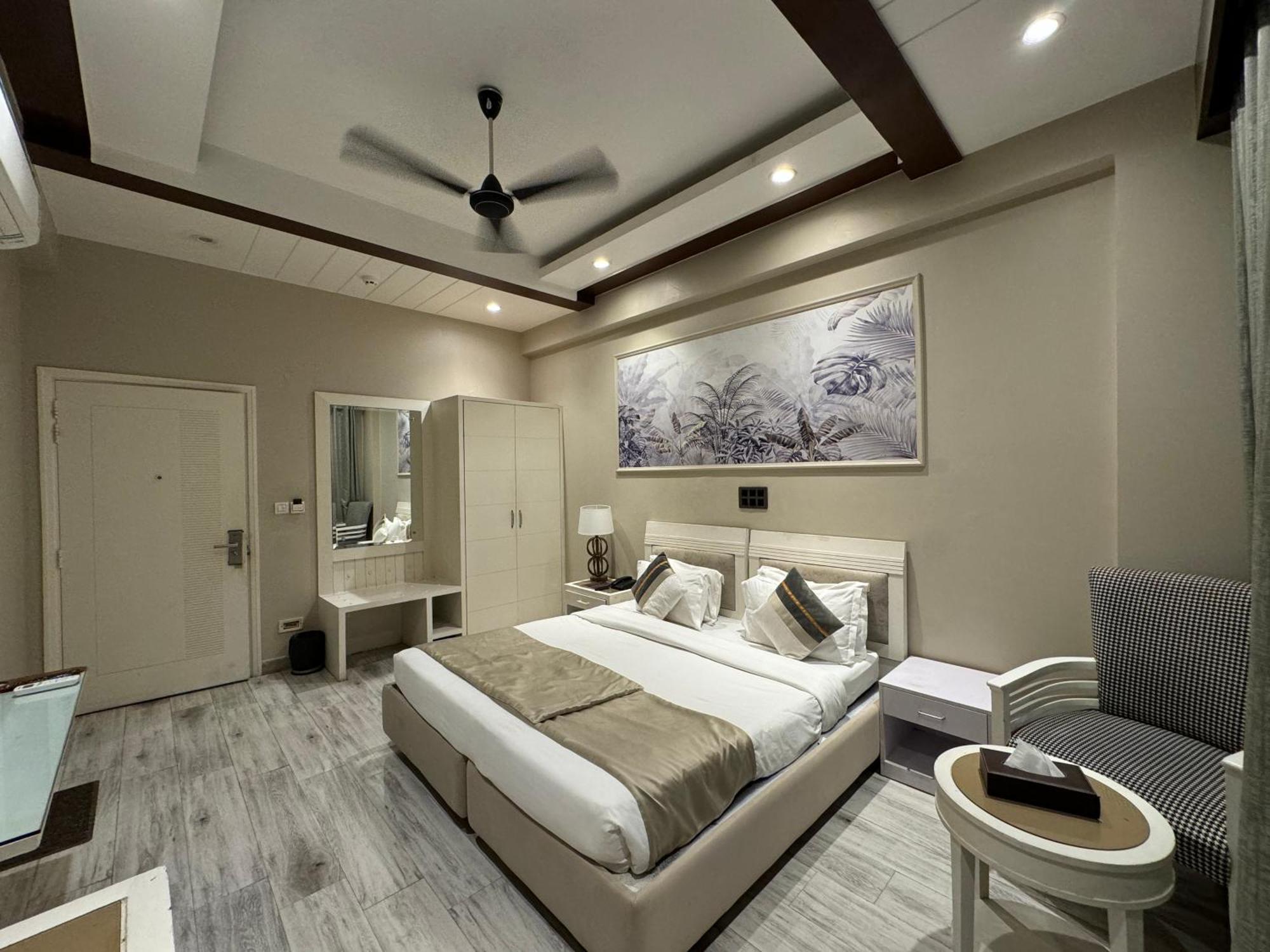 Skon Boutique By Orion Hotels 뉴델리 외부 사진