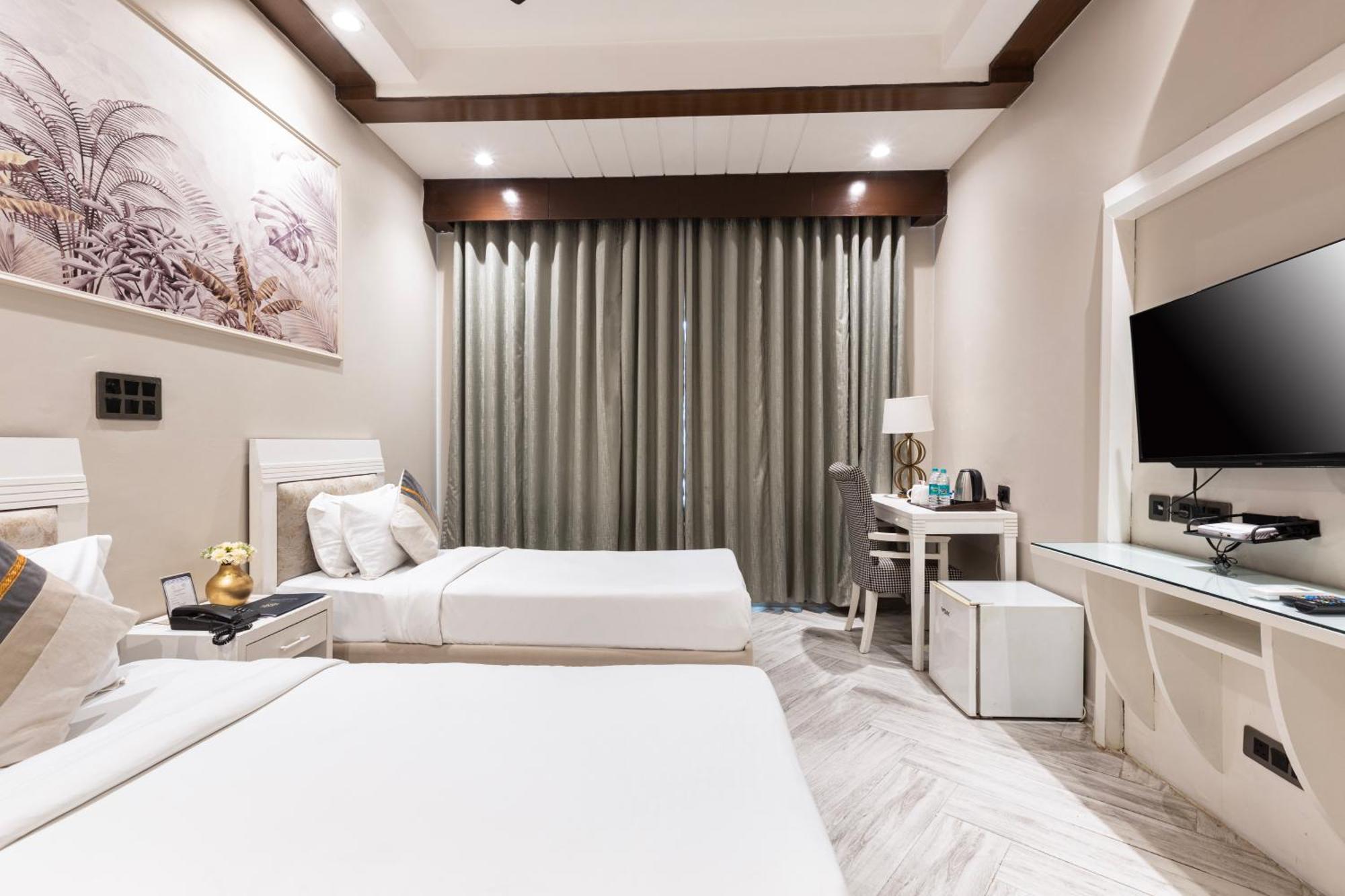 Skon Boutique By Orion Hotels 뉴델리 외부 사진