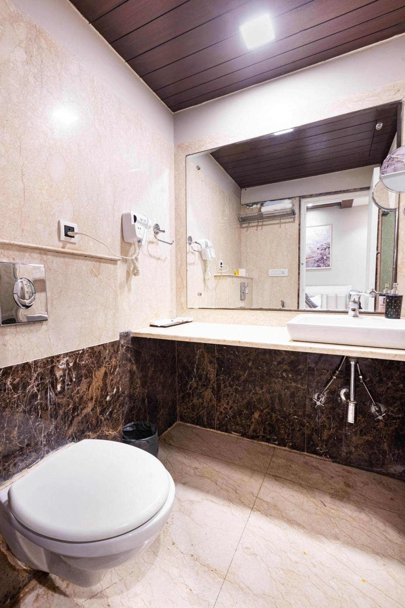 Skon Boutique By Orion Hotels 뉴델리 외부 사진
