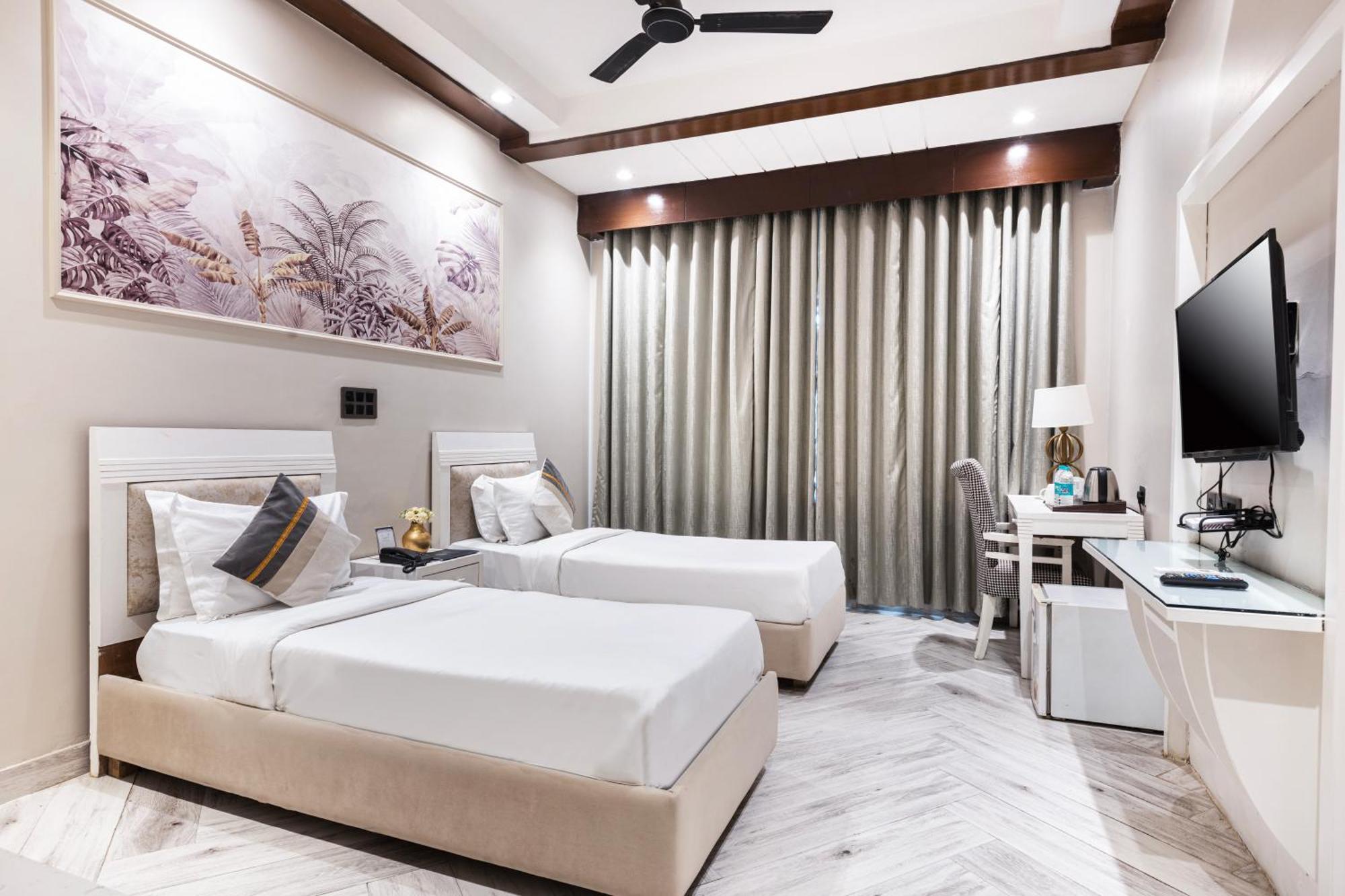 Skon Boutique By Orion Hotels 뉴델리 외부 사진